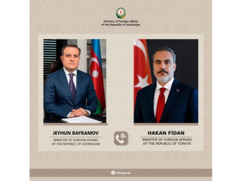 Ceyhun Bayramov Hakan Fidana zəng etdi