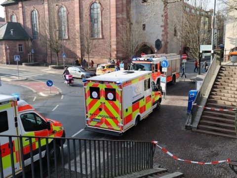 Almaniyada bıçaqlı hücum: iki nəfər ÖLDÜRÜLDÜ