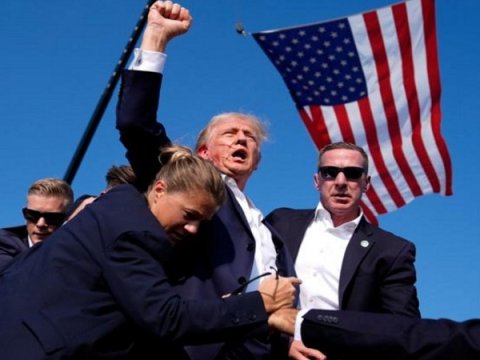 Tramp onu qoruyan zabitə yüksək vəzifə verdi