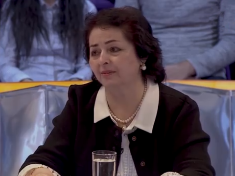 Bəxti üzünə gülməyən gözəl...