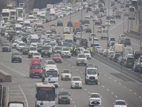 "Xırdalan" istiqamətində qəza: sıxlıq yarandı