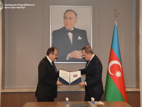 Nazir Cahit Bağçını belə yola saldı - FOTOLAR