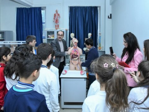 Məktəblilər BMU-da ekskursiyada olublar - FOTOLAR