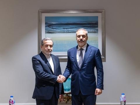 Hakan Fidan iranlı həmkarı ilə danışdı