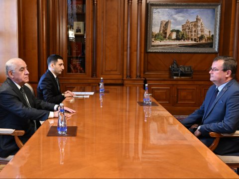 Əli Əsədov Belarus səfiri ilə görüşdü