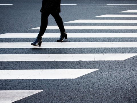 59 yaşlı qadını avtomobil VURDU