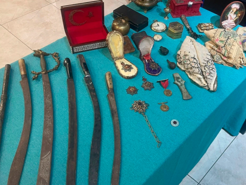 Tarixi əsər qaçaqmalçılarına qarşı əməliyyat - 12 şübhəli saxlanıldı