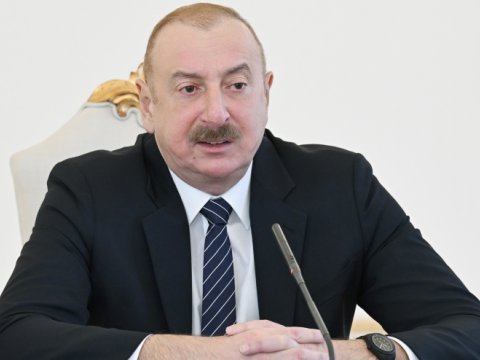 Prezident müşavirə KEÇİRDİ