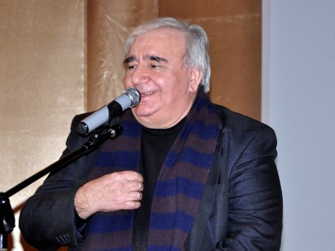 Ramiz Rövşənə ikinci ev verilməyib - Şair TƏKZİB ETDİ