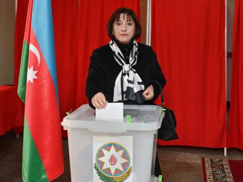 Sahibə Qafarova da səs verdi - FOTO