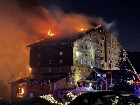 Nazir yanğından sonra istefa vermək İSTƏYİB