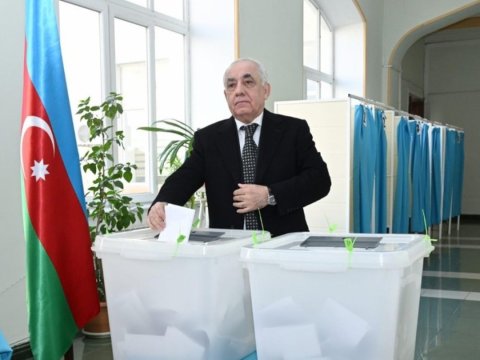 Baş nazir seçkidə səs verdi&nbsp;- FOTOLAR