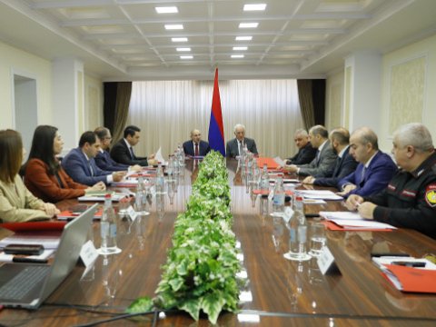 Paşinyan Təhlükəsizlik Şurasının iclasını keçirdi