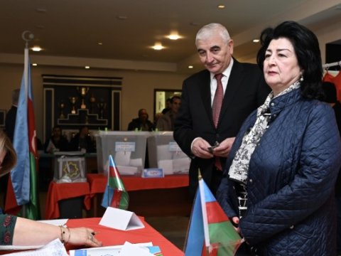 Məzahir Pənahov səs verdi&nbsp;- FOTOLAR