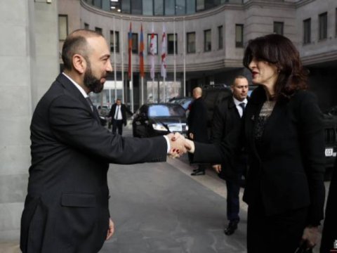 Gürcüstanın xarici işlər naziri İrəvana gəldi