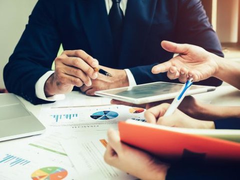 ​Bakı QHT-ləri bütün qrantları udurlar - Deputat NARAZIDIR