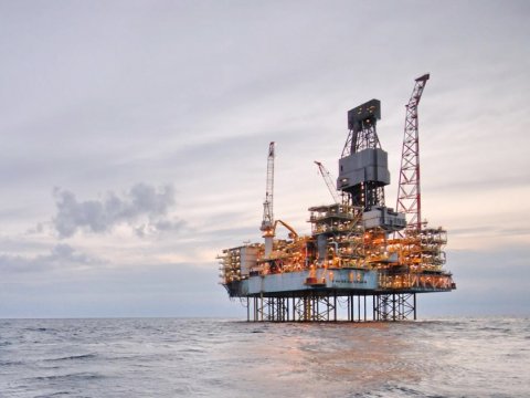 Neftin qiyməti ucuzlaşmaqda davam edir