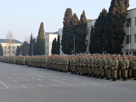 Təlimə çağrılan hərbçilər tərxis olundular - VİDEO