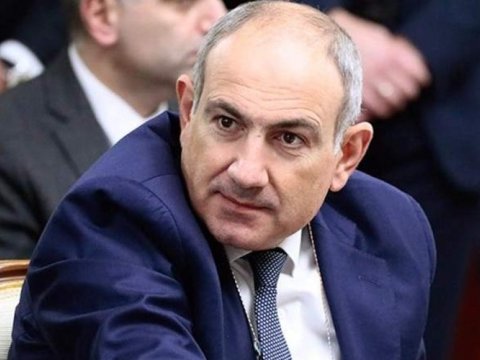 Nikol Paşinyan mətbuat konfransı keçirir