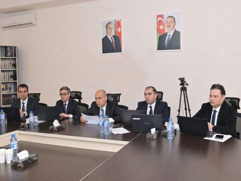 Nazir Zərdabda narazı vətəndaşları qəbul edib