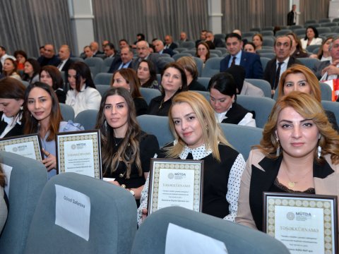 Bu müəllimlər təltif edildi - FOTO