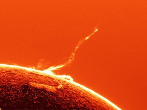 Günəşdə partlayış oldu