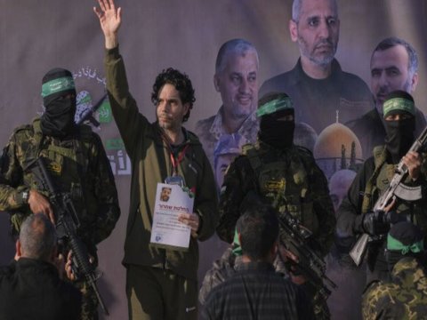 HƏMAS daha iki israilli əsiri azad etdi