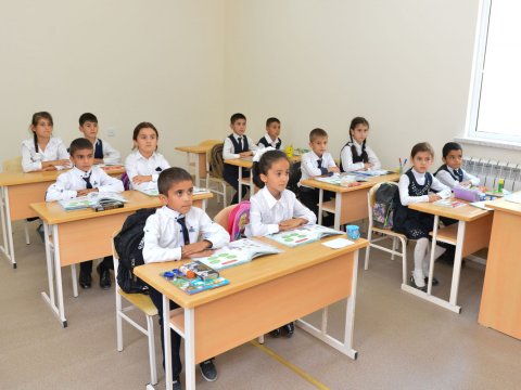 Məktəblərdə dərslər BAŞLADI