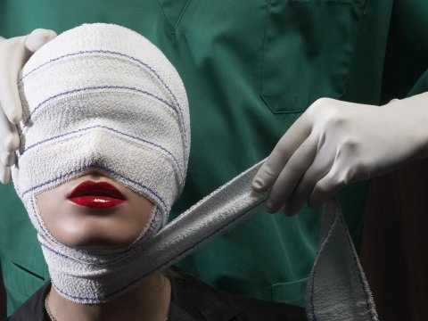 Plastik cərrahlardan nazirliyə 62 ŞİKAYƏT - RƏSMİ