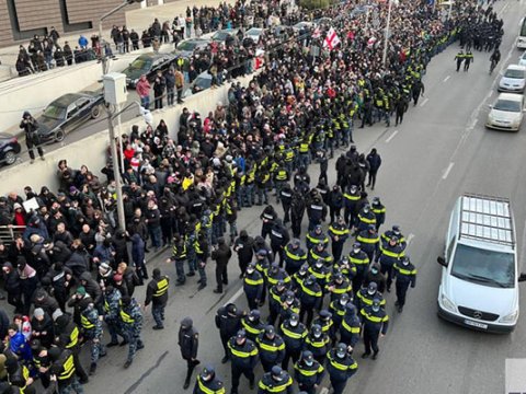 Gürcüstanda onlarla etirazçı saxlanıldı