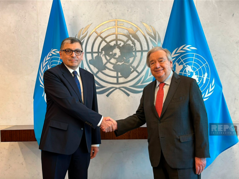 Tofiq Musayev etimadnaməsini təqdim etdi