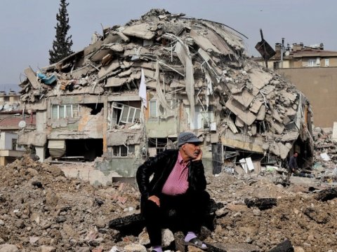 53 min nəfərin öldüyü dəhşətli zəlzələnin İKİNCİ İLİ