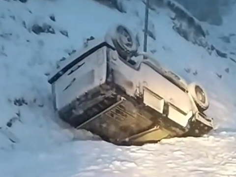 Qusarda "Hummer" aşdı: sahibi maşını qoyub uzaqlaşdı - VİDEO