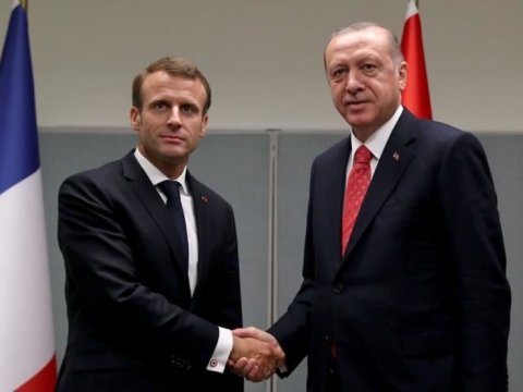 Ərdoğan Makronla danışıqlar apardı