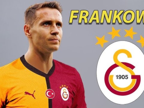 "Qalatasaray" polşalı futbolçu ilə anlaşdı