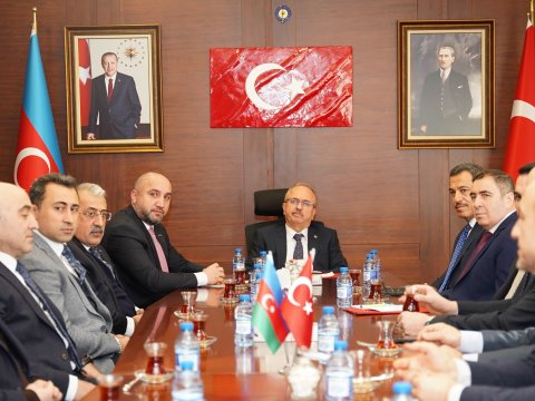 MÜSİAD Azərbaycan İdarə Heyətinin üzvləri Türkiyənin yeni səfirini ziyarət etdilər