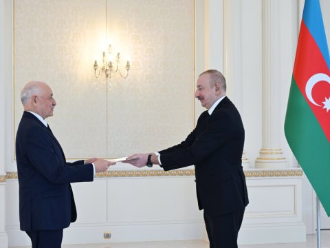 Paraqvayın yeni səfiri etimadnaməsini Prezidentə təqdim etdi
