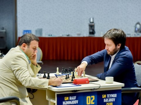 Teymur Rəcəbovun səhhətində problem yarandı - Oyun yarımçıq dayandı