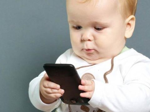 "Valideyn daim telefona baxırsa, uşaq da bunu normallaşdırır"