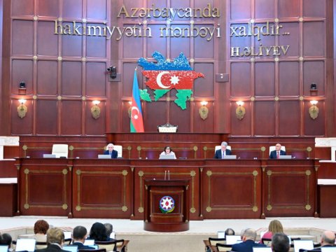 Parlament bələdiyyələrlə bağlı hesabatı qəbul etdi 