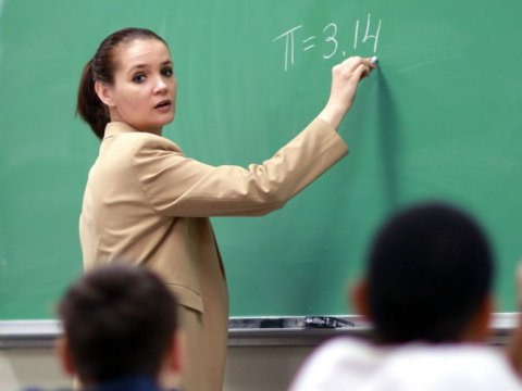 Kolleclərdə "müəllimlik" ixtisasının ləğvi təhsil üçün problem YARATMAYACAQ