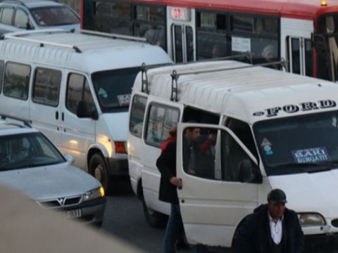 İnsanları yol kənarlarından toplayıb rayonlara aparırlar...