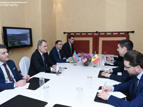 Bayramov moldovalı həmkarı ilə görüşdü&nbsp;