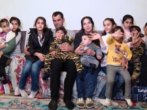 Salyanda 10 uşaqlı ailə: ana adları səhv salır - VİDEO&nbsp;