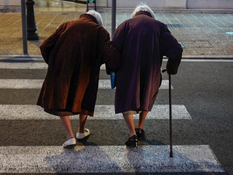 Dünya əhalisi sürətlə qocalır&nbsp;- Pensiya yaşı ARTIR