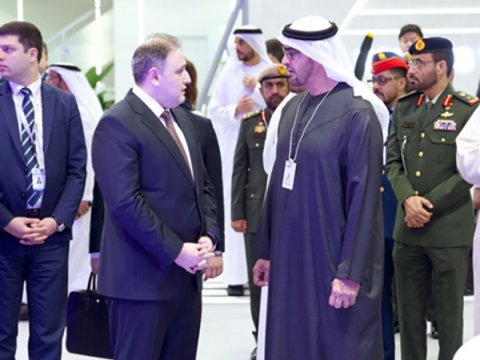 BƏƏ Prezidenti Azərbaycanın hərbi məhsullarına baxdı