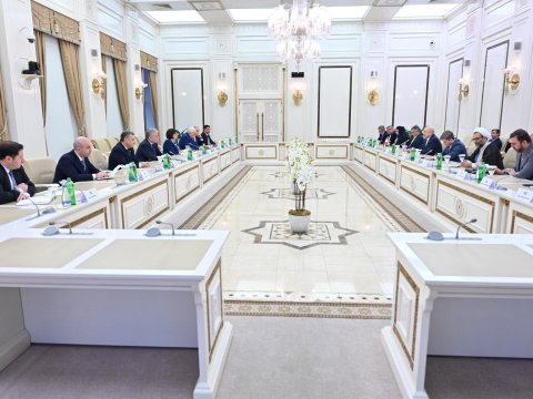 Sahibə Qafarova iranlı həmkarı Qalibaf ilə görüşüb