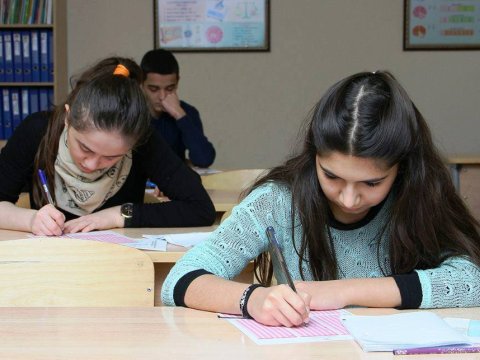 Ali məktəblərə və kolleclərə sənəd qəbulu BAŞLADI