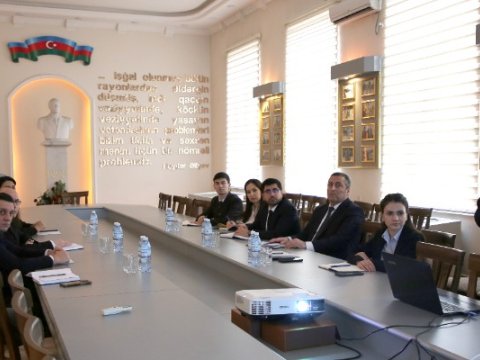 Məcburi köçkünlərin peşə bacarıqlarının artırılması müzakirə edilib -&nbsp;FOTOLAR