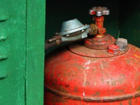 Qaz balonu partladı - İki qardaş yaralandı